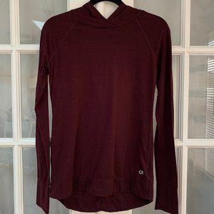 GapFit Long Sleeve Hooded Workout Shirt